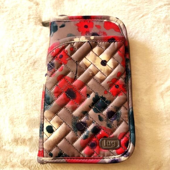 Lug Tandem Wristlet - Picture 2 of 6